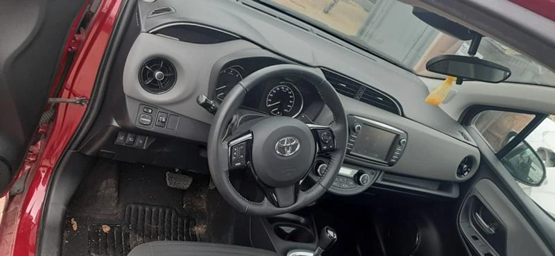 Toyota Yaris, снимка 5 - Автомобили и джипове - 31176670