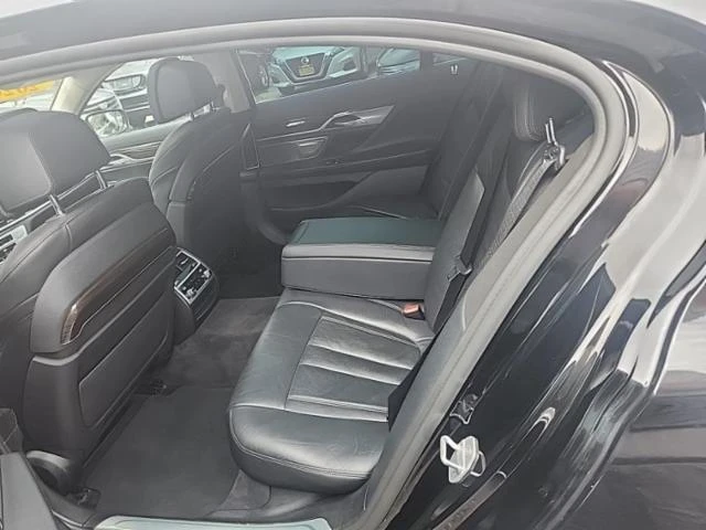 BMW 740 LONG* HARMAN\KARDON* KEYLESS* ФИКСИРАНА ЦЕНА, снимка 12 - Автомобили и джипове - 49480152