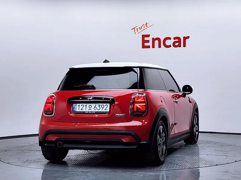 Mini Cooper 1.5L TwinTurbo / Navi / Camera / Carfax, снимка 3 - Автомобили и джипове - 54653221