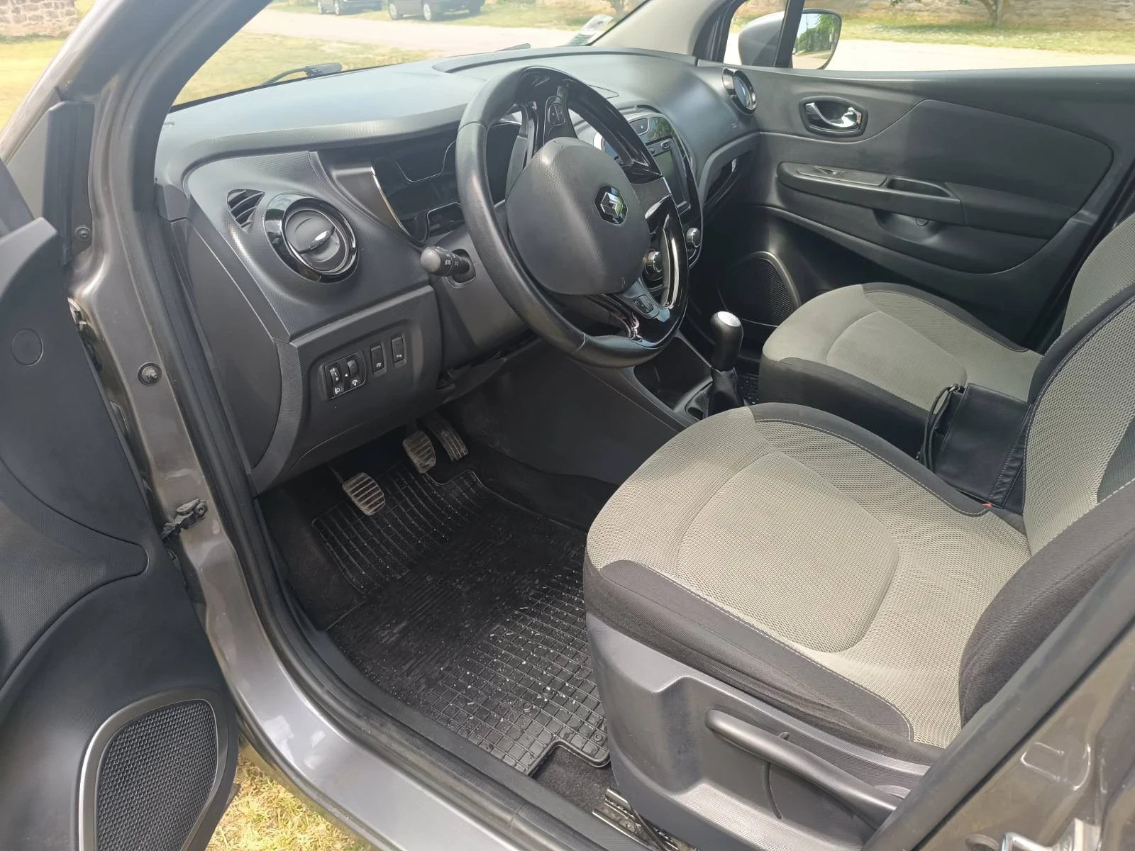 Renault Captur Бензин 65000км - изображение 10