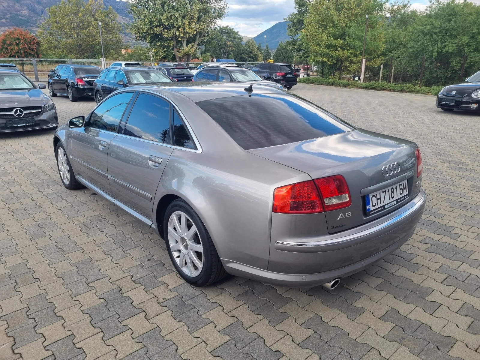 Audi A8 4.2i-335ps QUATTRO/ОБСЛУЖЕН ТОТАЛНО, снимка 4 - Автомобили и джипове - 53428903