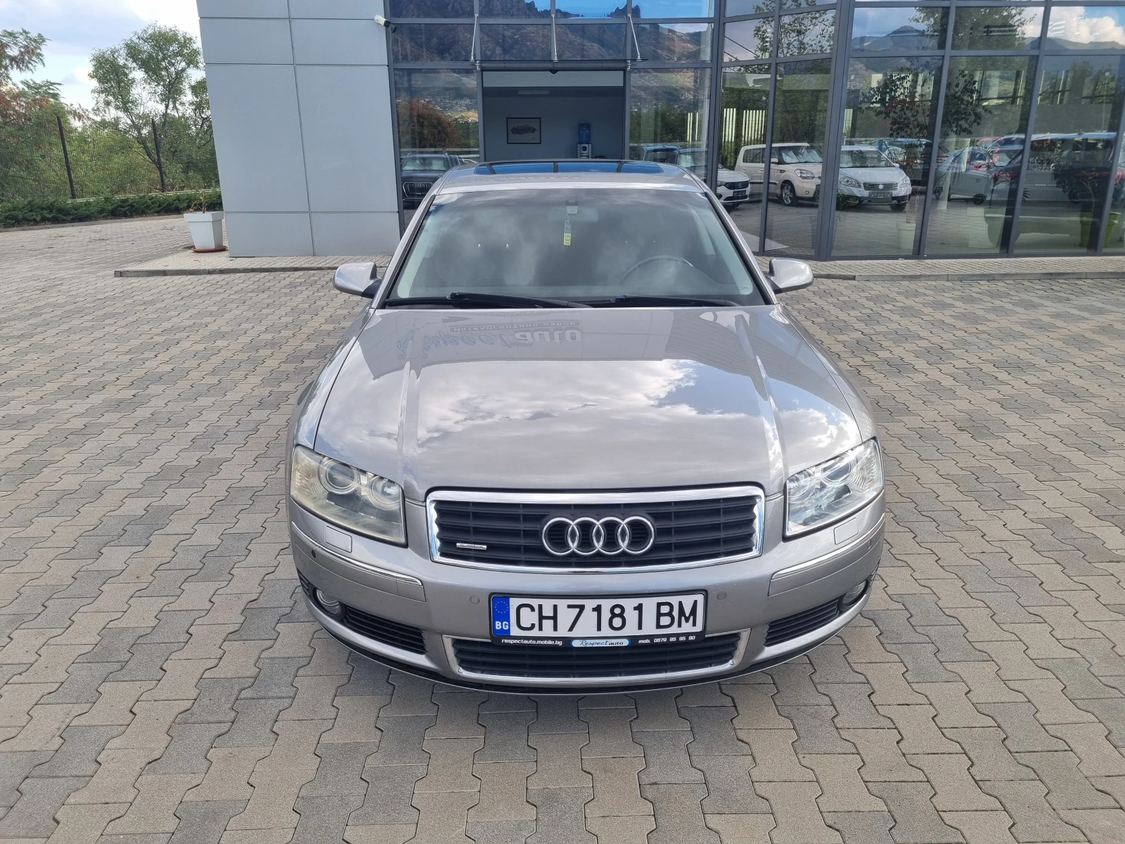 Audi A8 4.2i-335ps QUATTRO/ОБСЛУЖЕН ТОТАЛНО, снимка 2 - Автомобили и джипове - 53428903