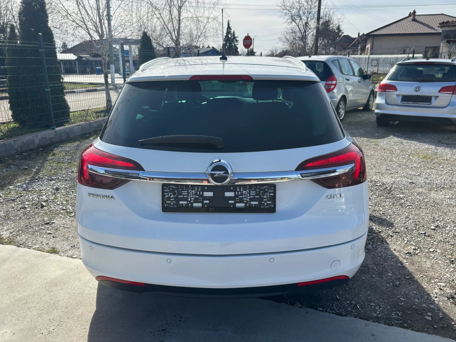 Opel Insignia 1.6CDTI AUOTMAT, снимка 6 - Автомобили и джипове - 53641048