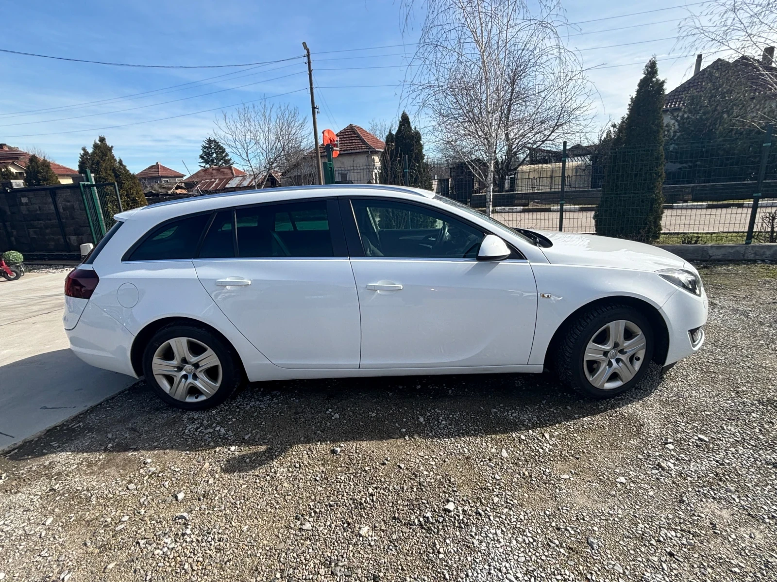 Opel Insignia 1.6CDTI AUOTMAT, снимка 3 - Автомобили и джипове - 53641048