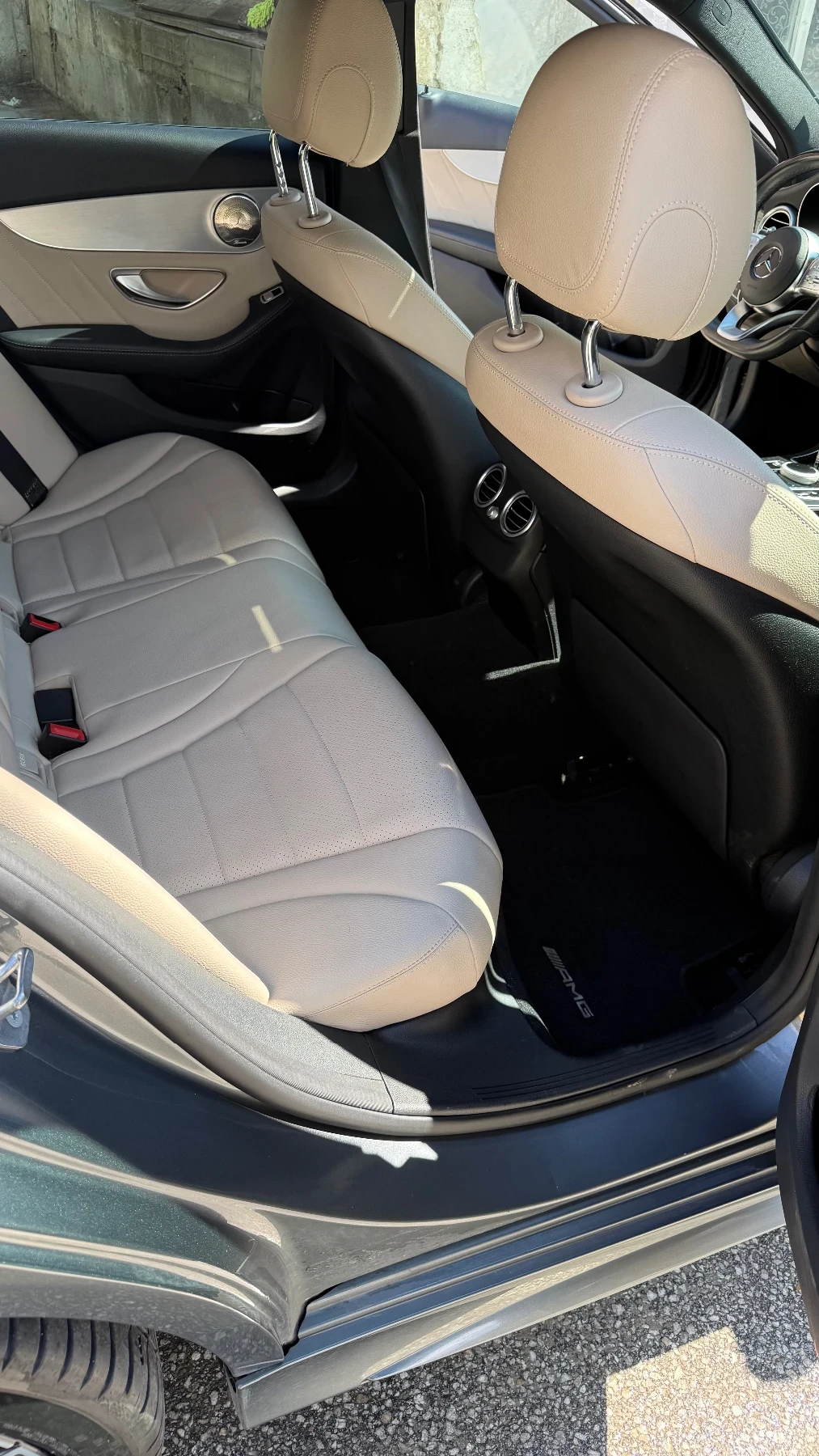 Mercedes-Benz C 300, снимка 13 - Автомобили и джипове - 54097937