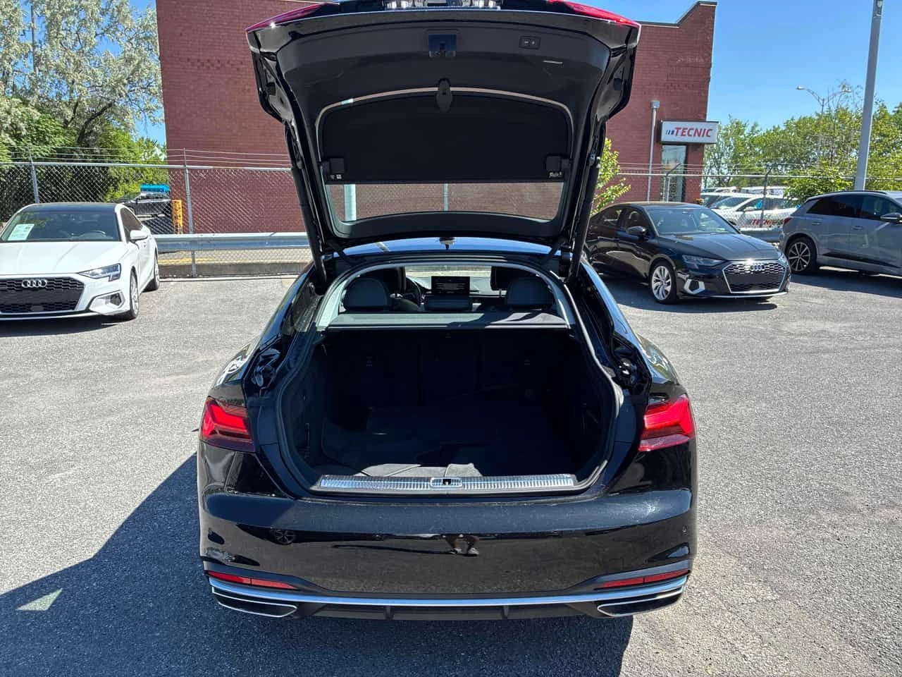 Audi A5 * Komfort * CARFAX * БЕЗ ПЪРВОНАЧАЛНА ВНОСКА, снимка 14 - Автомобили и джипове - 54886844
