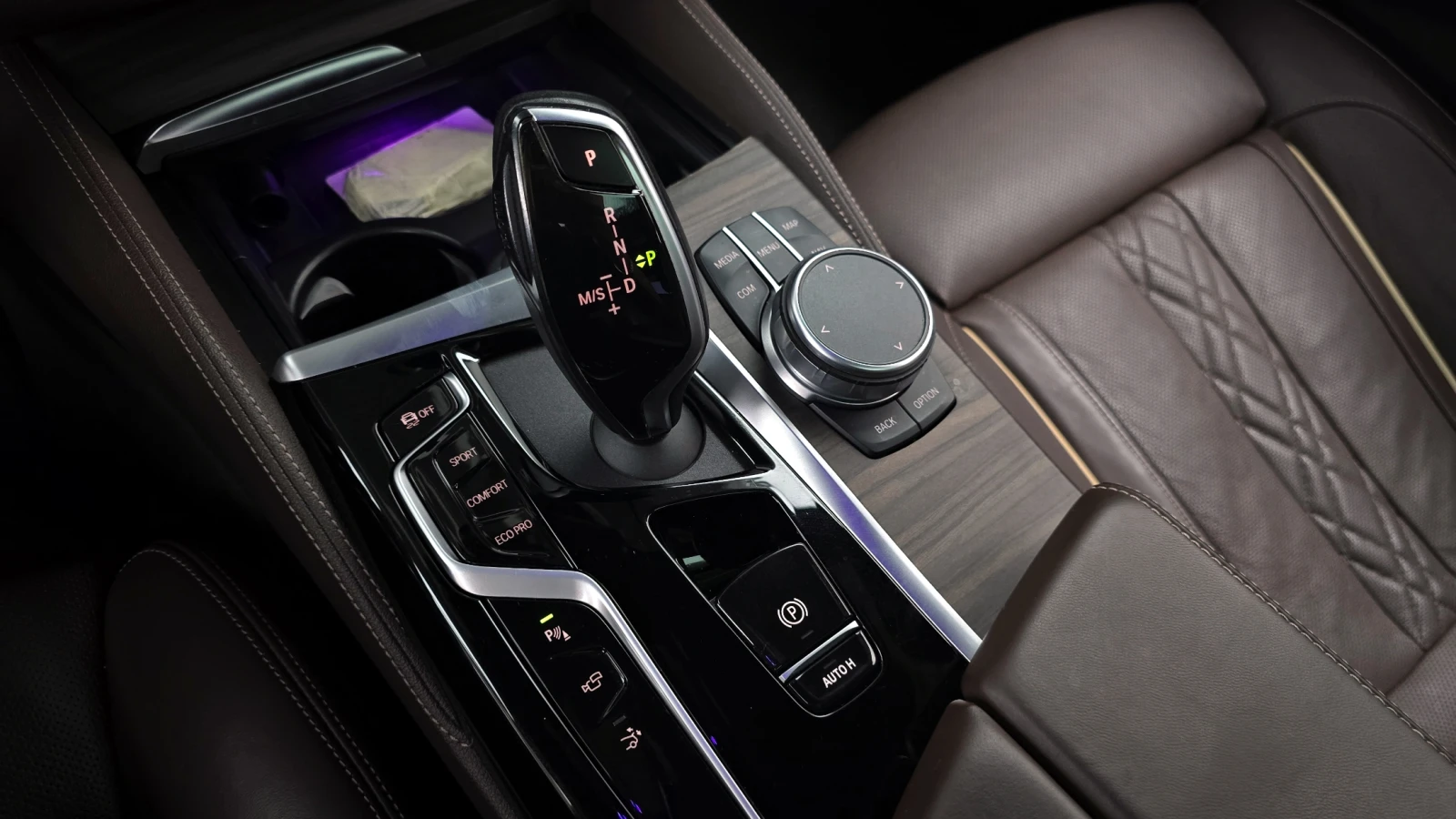 BMW 630 M SPORT* КОЖА* ПОДГРЕВИ* CARPLAY* 360 CAM, снимка 12 - Автомобили и джипове - 54983649