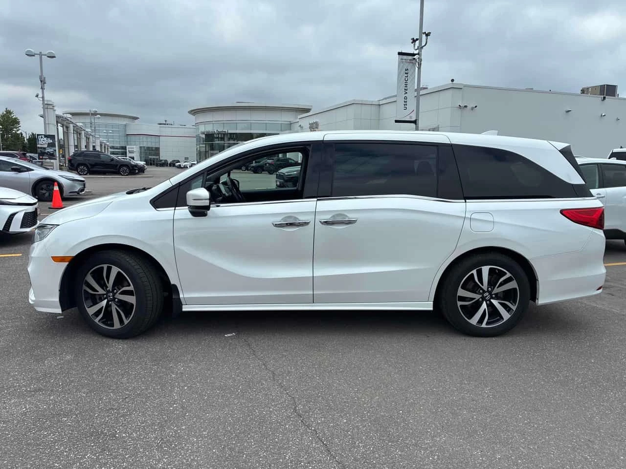 Honda Odyssey * Touring * CARFAX * ОПЦИЯ ЗА ФИНАНСИРАНЕ , снимка 2 - Автомобили и джипове - 55723232
