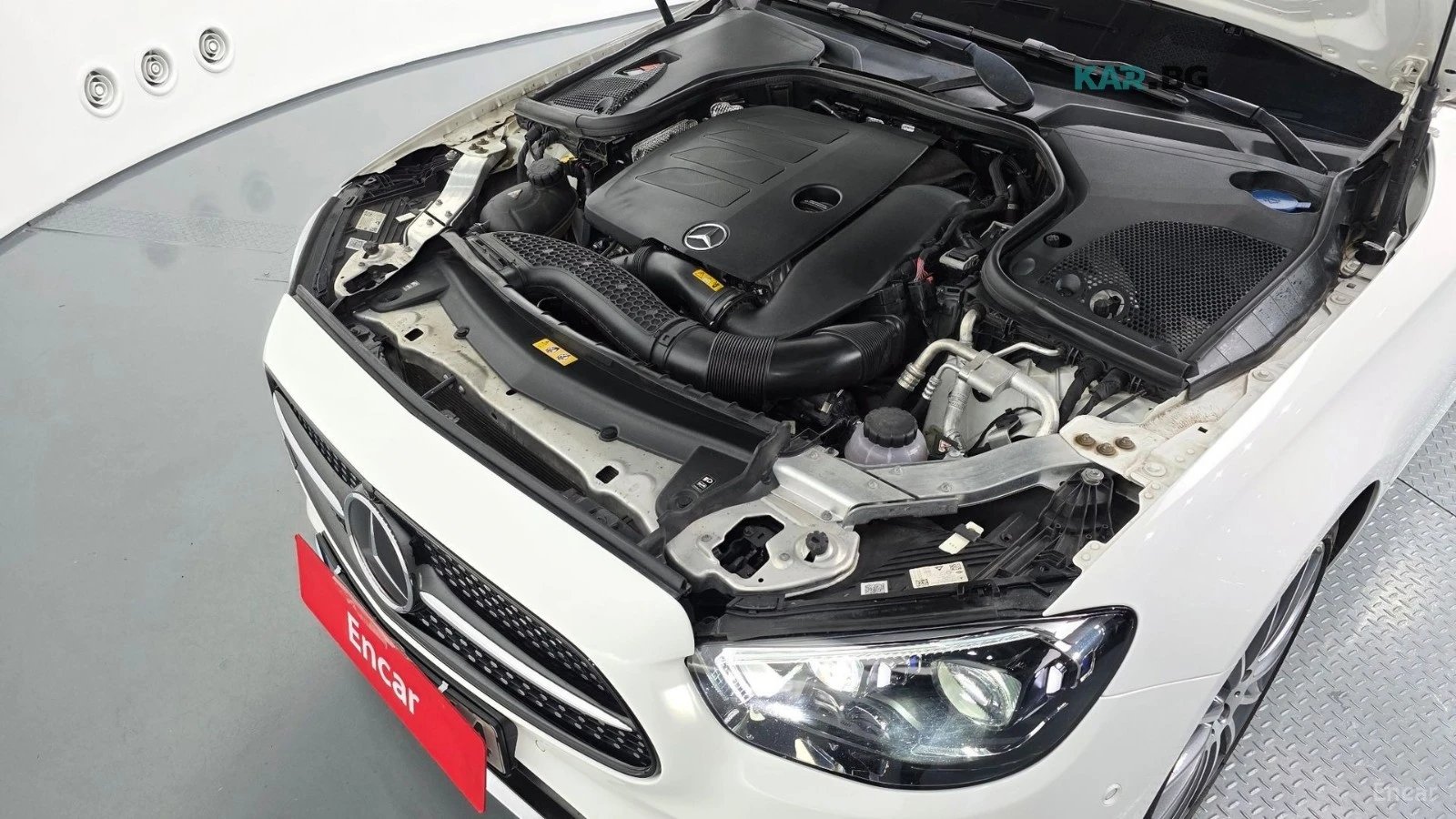 Mercedes-Benz E 350 4MATIC/AMG-LINE/DRIVE-ASSISTS/SUNROOF, снимка 17 - Автомобили и джипове - 55735099