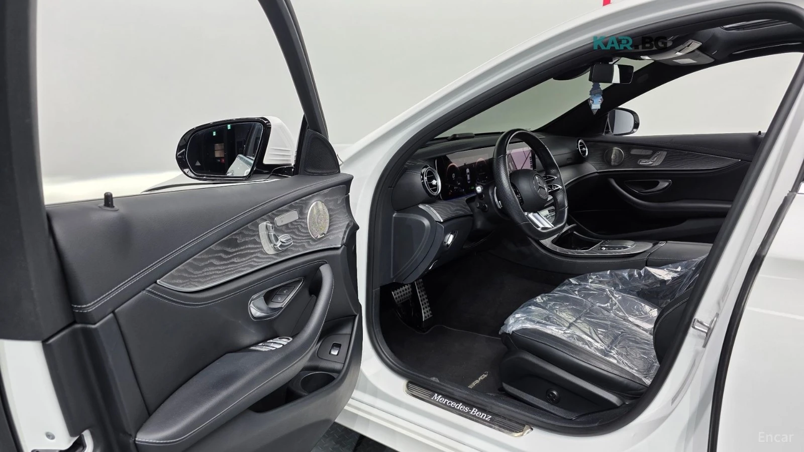 Mercedes-Benz E 350 4MATIC/AMG-LINE/DRIVE-ASSISTS/SUNROOF, снимка 5 - Автомобили и джипове - 55735099