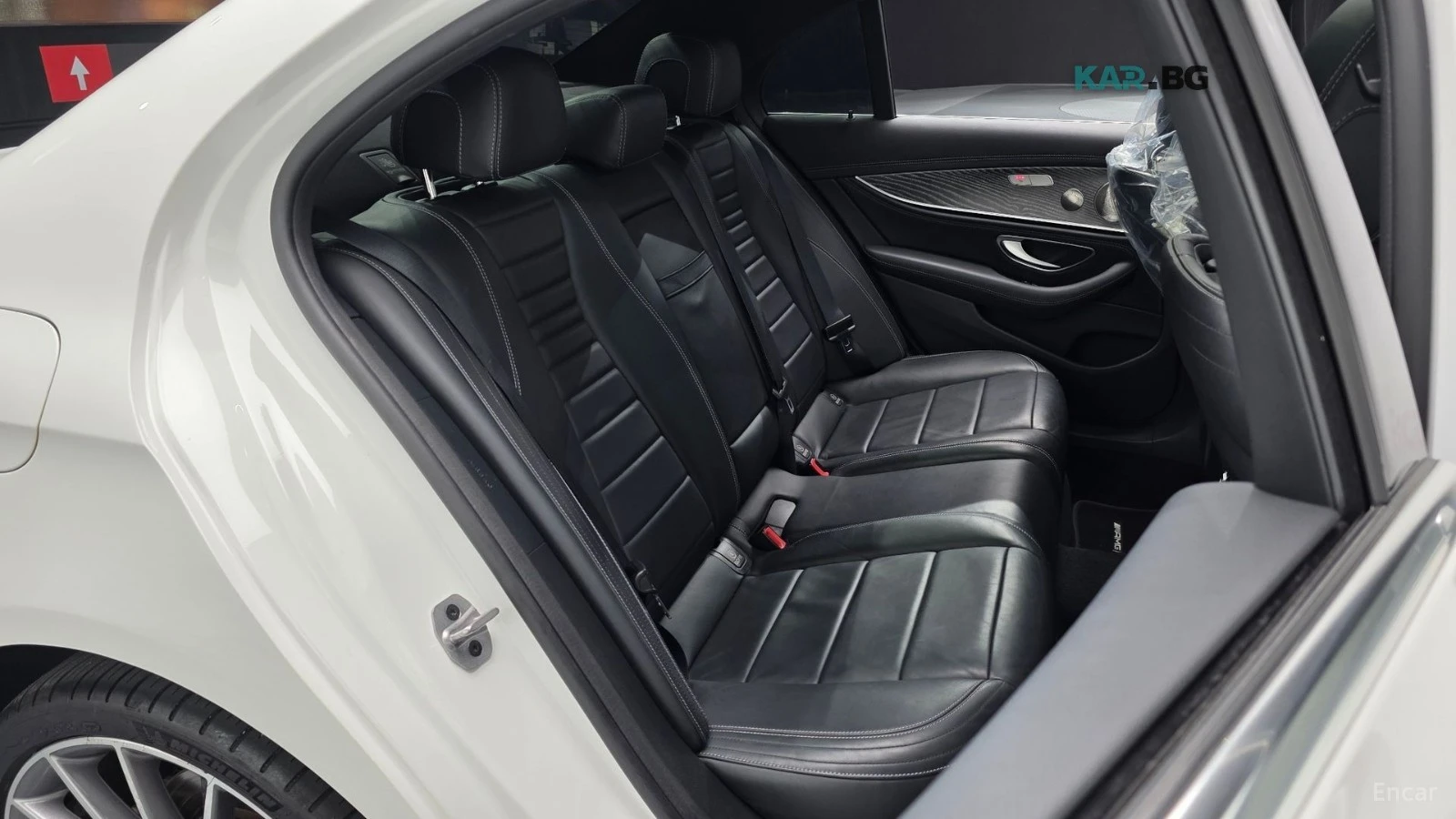 Mercedes-Benz E 350 4MATIC/AMG-LINE/DRIVE-ASSISTS/SUNROOF, снимка 16 - Автомобили и джипове - 55735099
