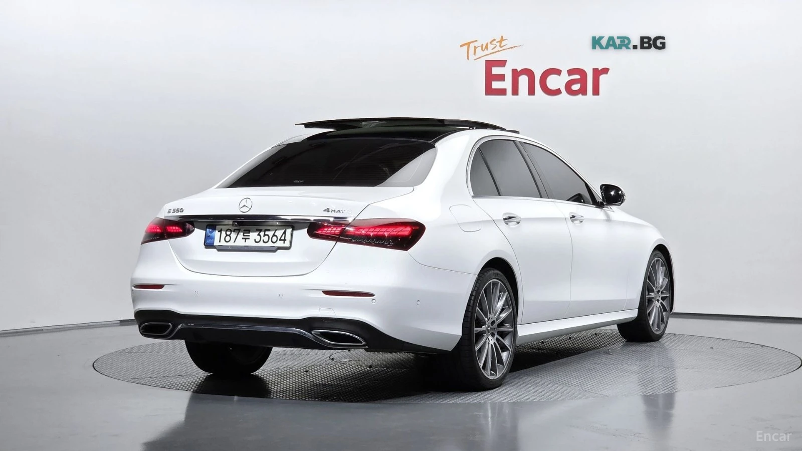 Mercedes-Benz E 350 4MATIC/AMG-LINE/DRIVE-ASSISTS/SUNROOF, снимка 3 - Автомобили и джипове - 55735099
