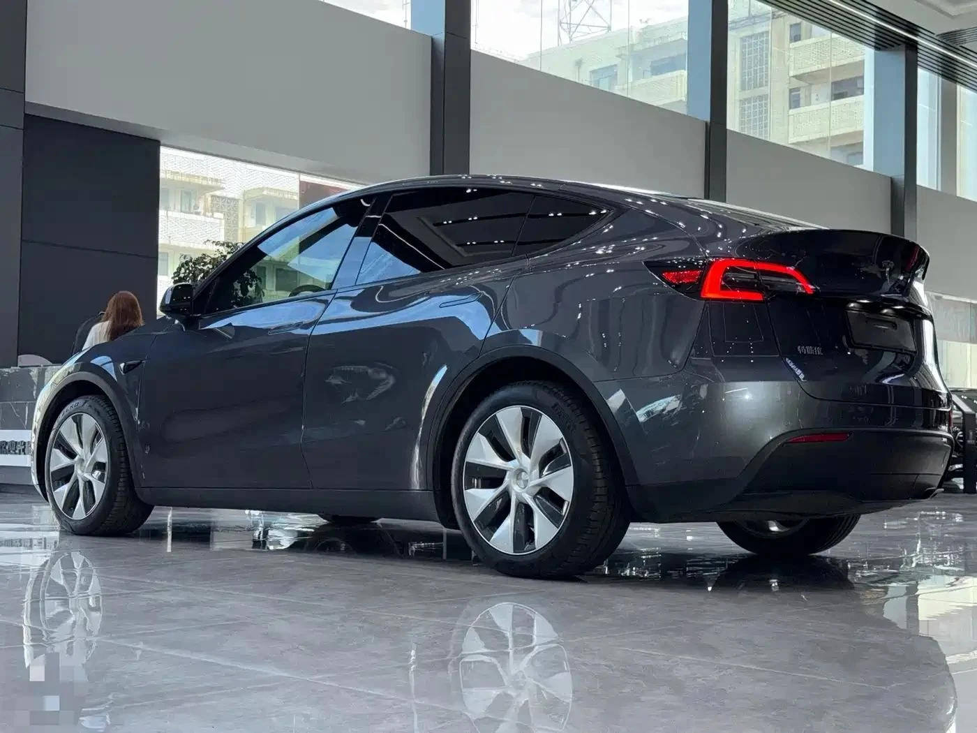Tesla Model Y, снимка 4 - Автомобили и джипове - 56685770