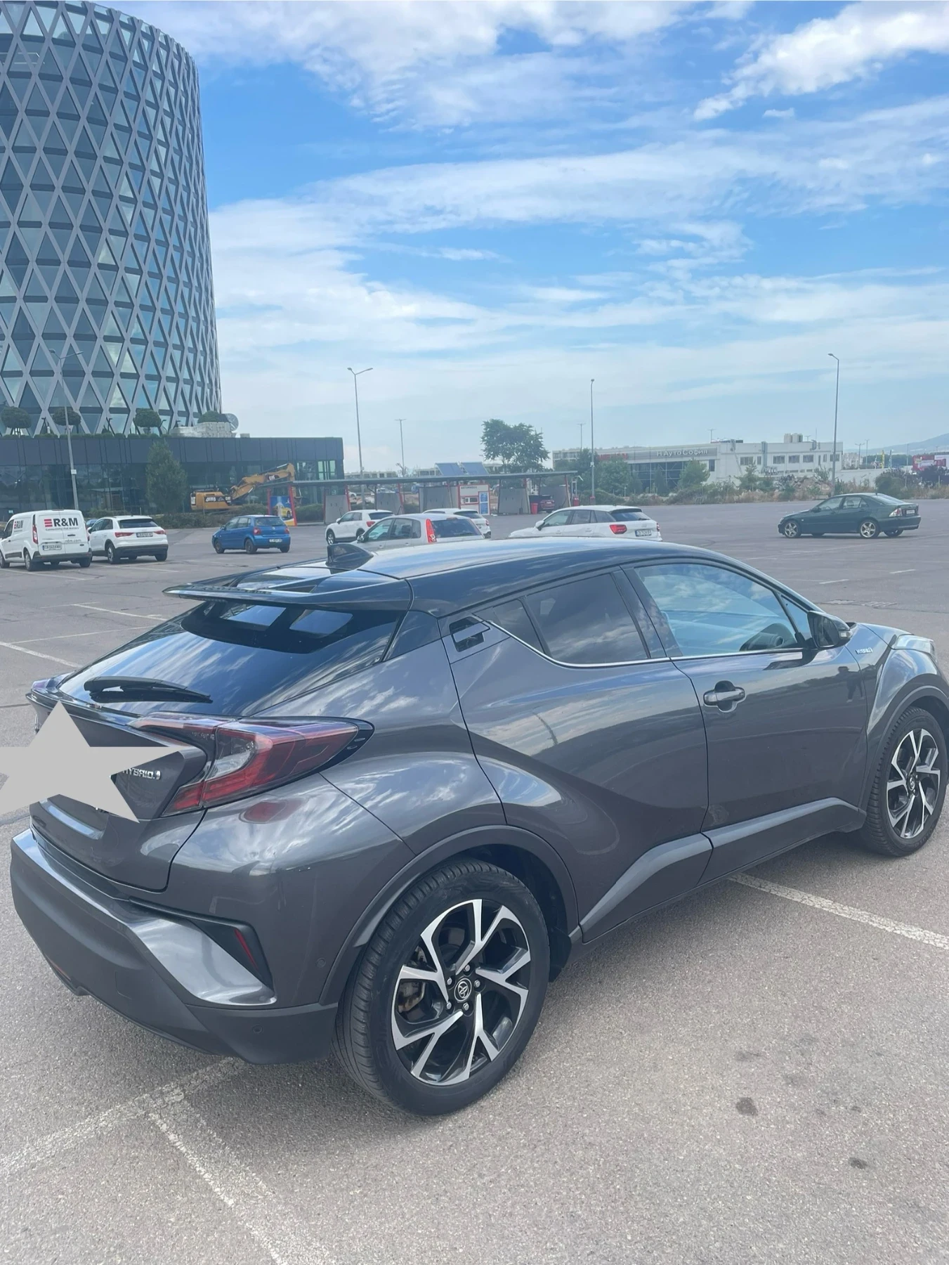 Toyota C-HR Toyota CHR 1.8 Hybrid  - изображение 7