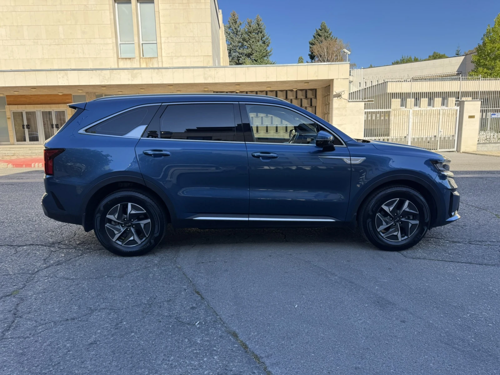 Kia Sorento 1.6 t-GDI Hybrid Platinum 4WD - изображение 6