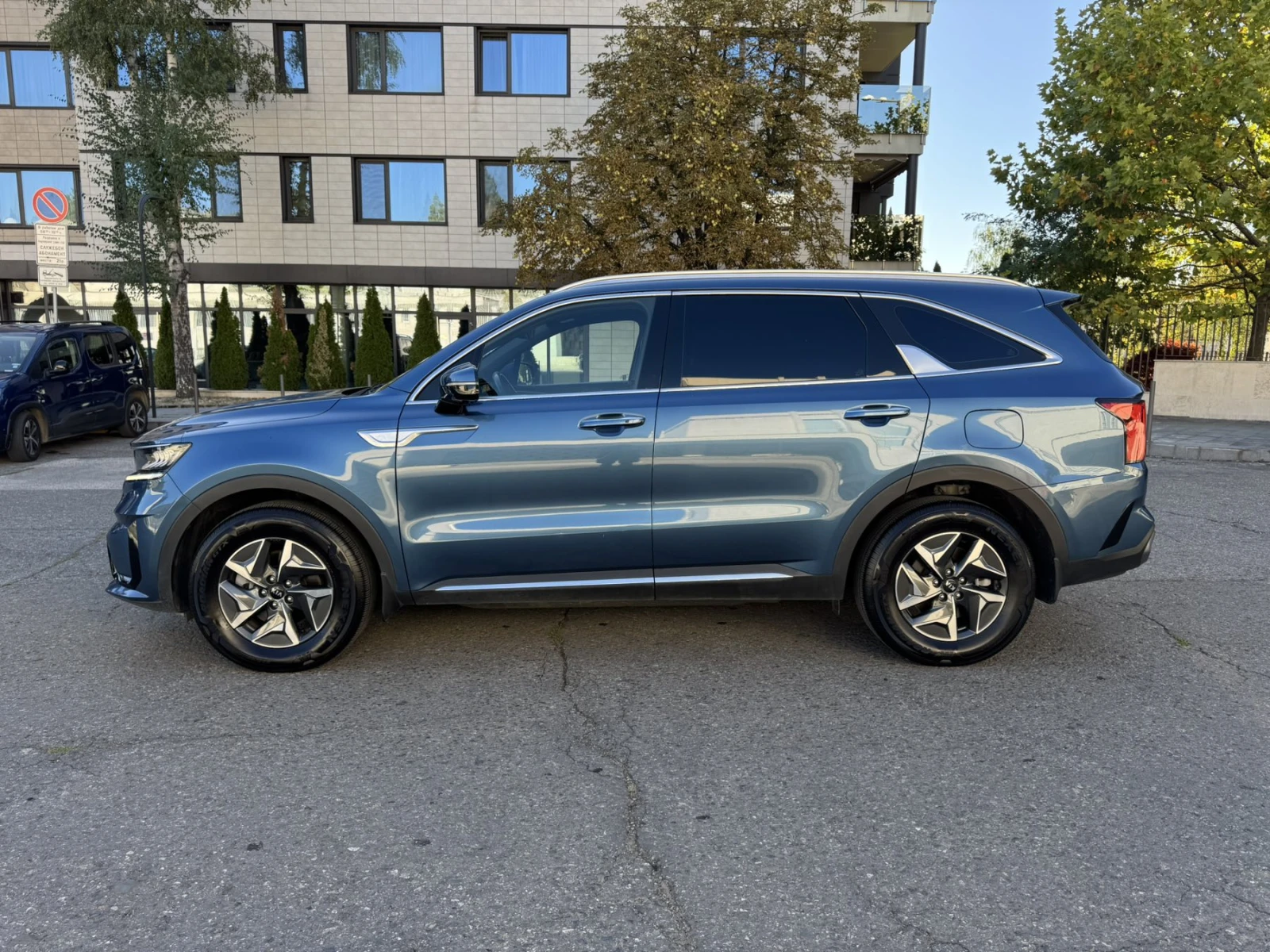 Kia Sorento 1.6 t-GDI Hybrid Platinum 4WD - изображение 2