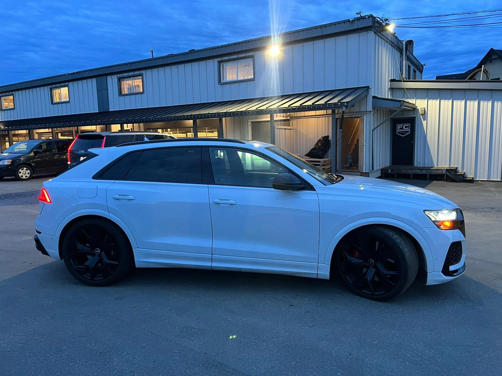 Audi RSQ8 * CARFAX * БЕЗ ПЪРВОНАЧАЛНА ВНОСКА - изображение 4