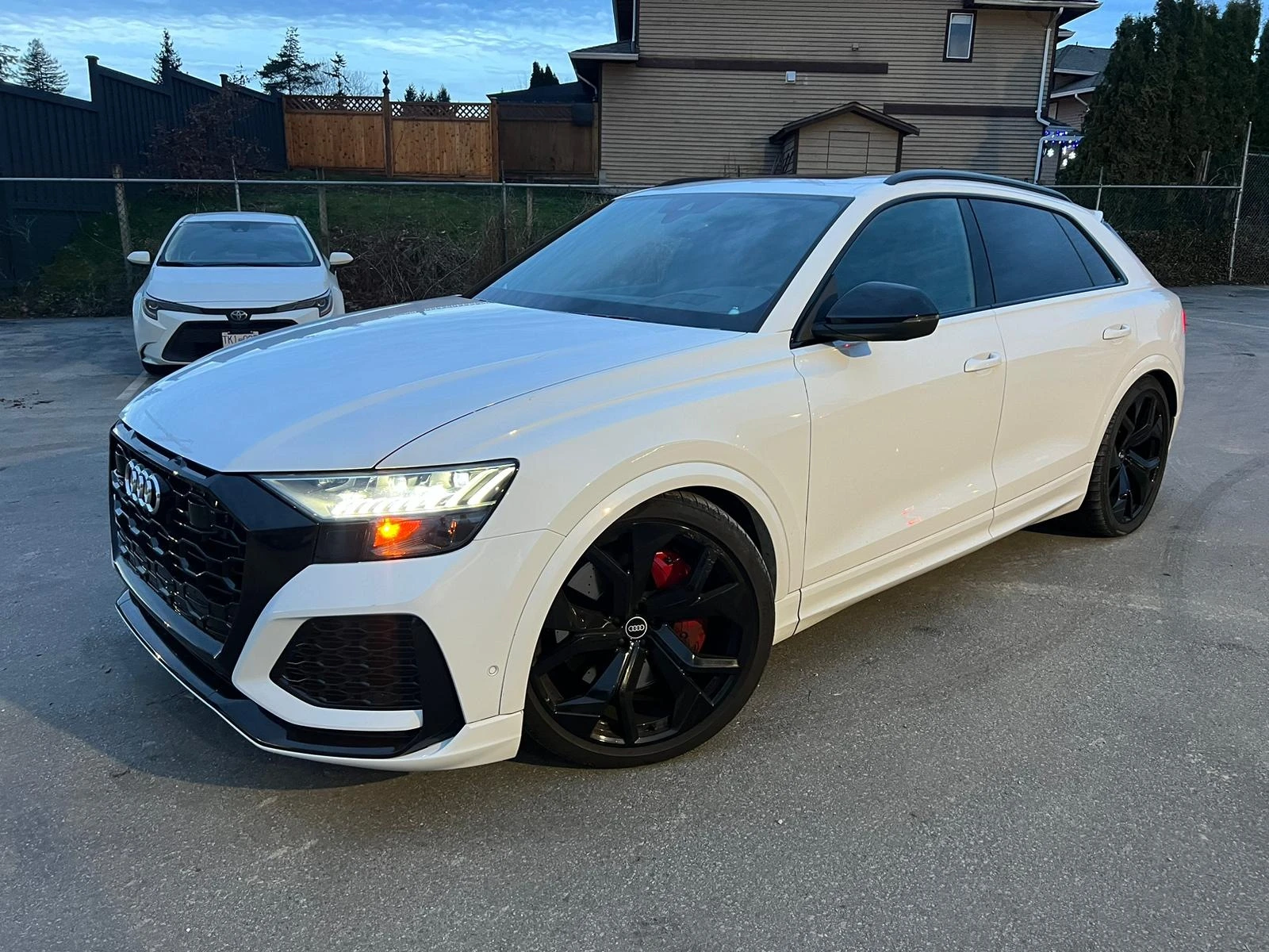 Audi RSQ8 * CARFAX * БЕЗ ПЪРВОНАЧАЛНА ВНОСКА - изображение 3