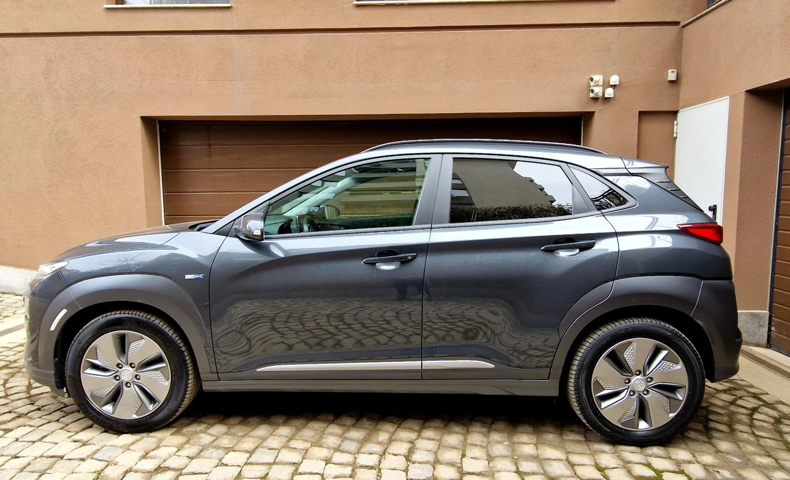 Hyundai Kona 64KWh/Premium/SOH97 | Mobile.bg   5