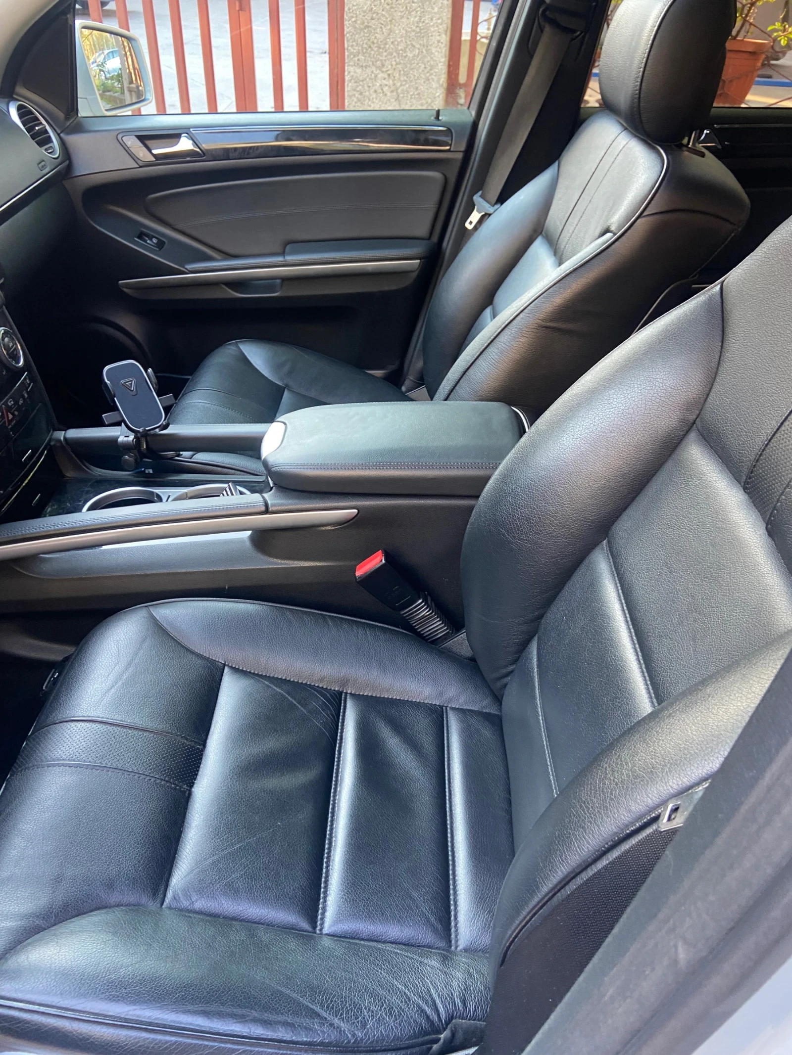 Mercedes-Benz ML 350  - изображение 8