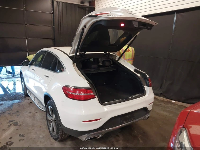 Mercedes-Benz GLC 300 2.0l Coupe 4Matic, снимка 3 - Автомобили и джипове - 54047278