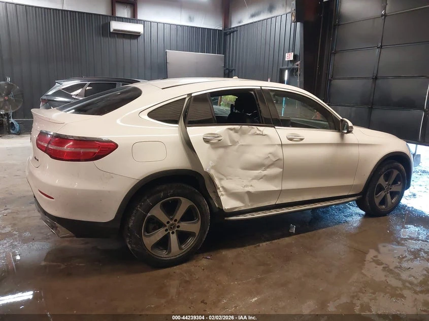 Mercedes-Benz GLC 300 2.0l Coupe 4Matic, снимка 6 - Автомобили и джипове - 54047278