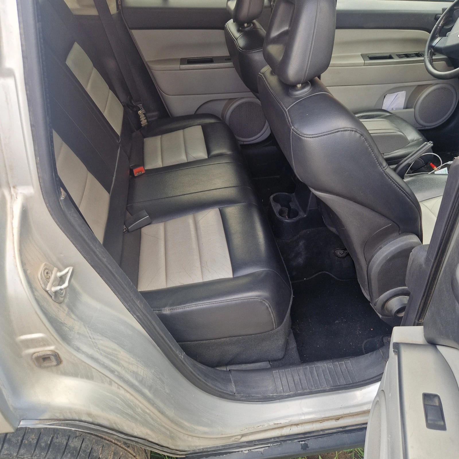 Jeep Compass 2.4i - GAZ, снимка 11 - Автомобили и джипове - 54158748