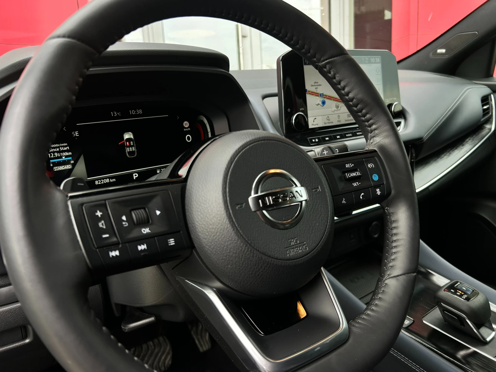 Nissan Qashqai 1.3 DDT Tekna 4x4, снимка 5 - Автомобили и джипове - 54522713