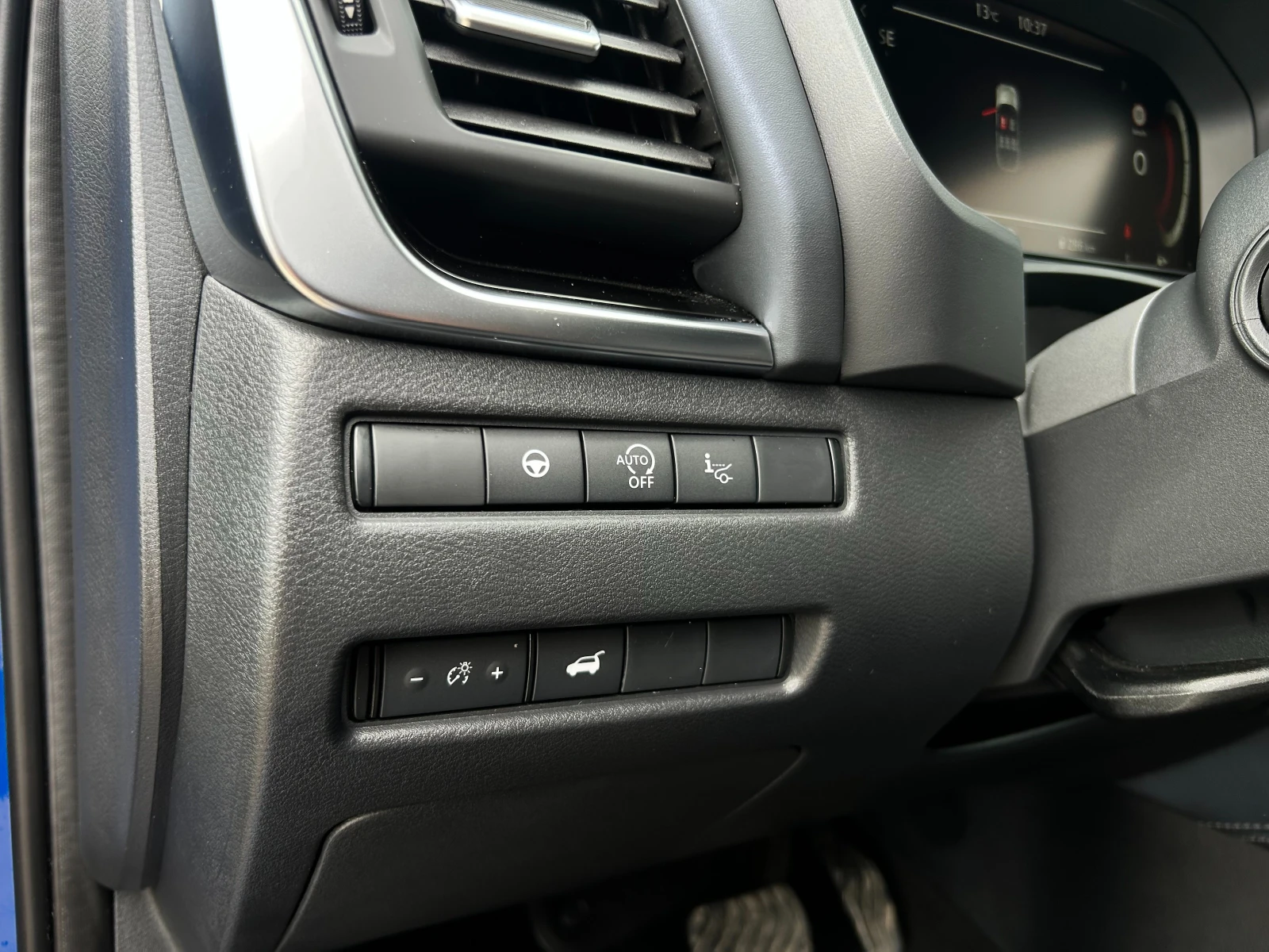 Nissan Qashqai 1.3 DDT Tekna 4x4, снимка 6 - Автомобили и джипове - 54522713