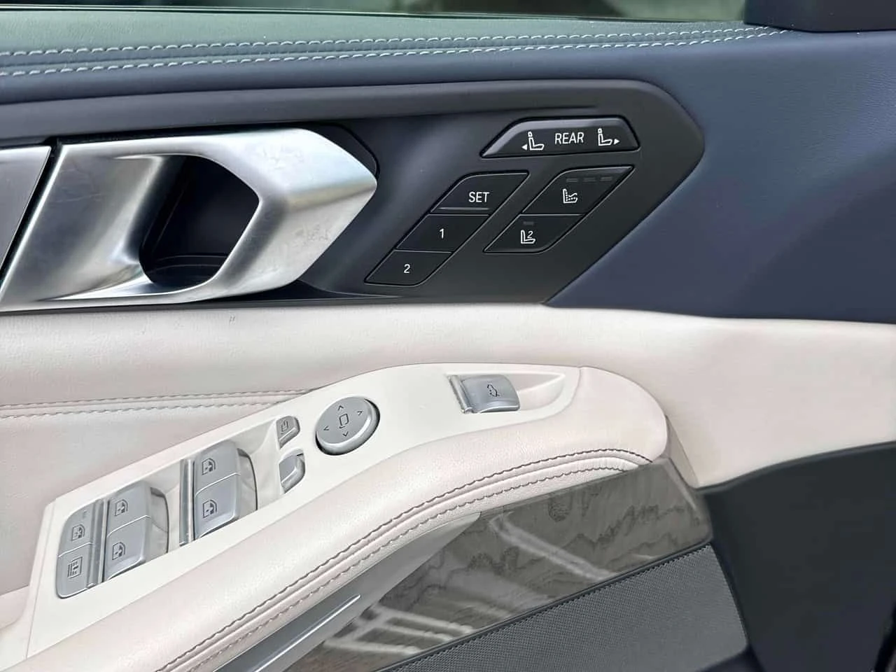 BMW X7 * xDrive50i * ДИСТРОНИК* 360КАМЕРА* ПАНО* ТЕЛЕВИЗО, снимка 13 - Автомобили и джипове - 54968274