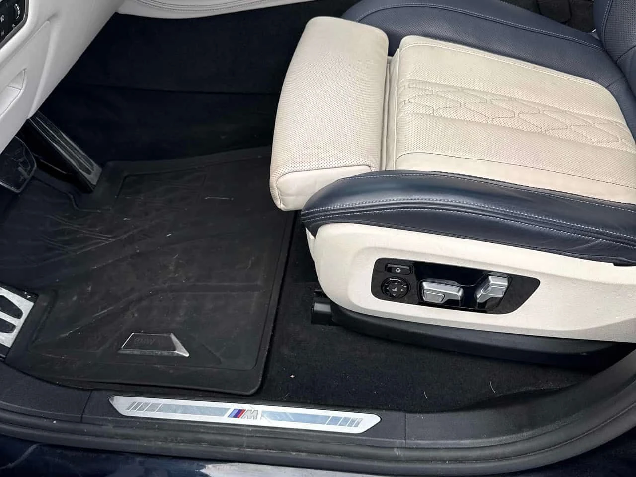 BMW X7 * xDrive50i * ДИСТРОНИК* 360КАМЕРА* ПАНО* ТЕЛЕВИЗО, снимка 14 - Автомобили и джипове - 54968274