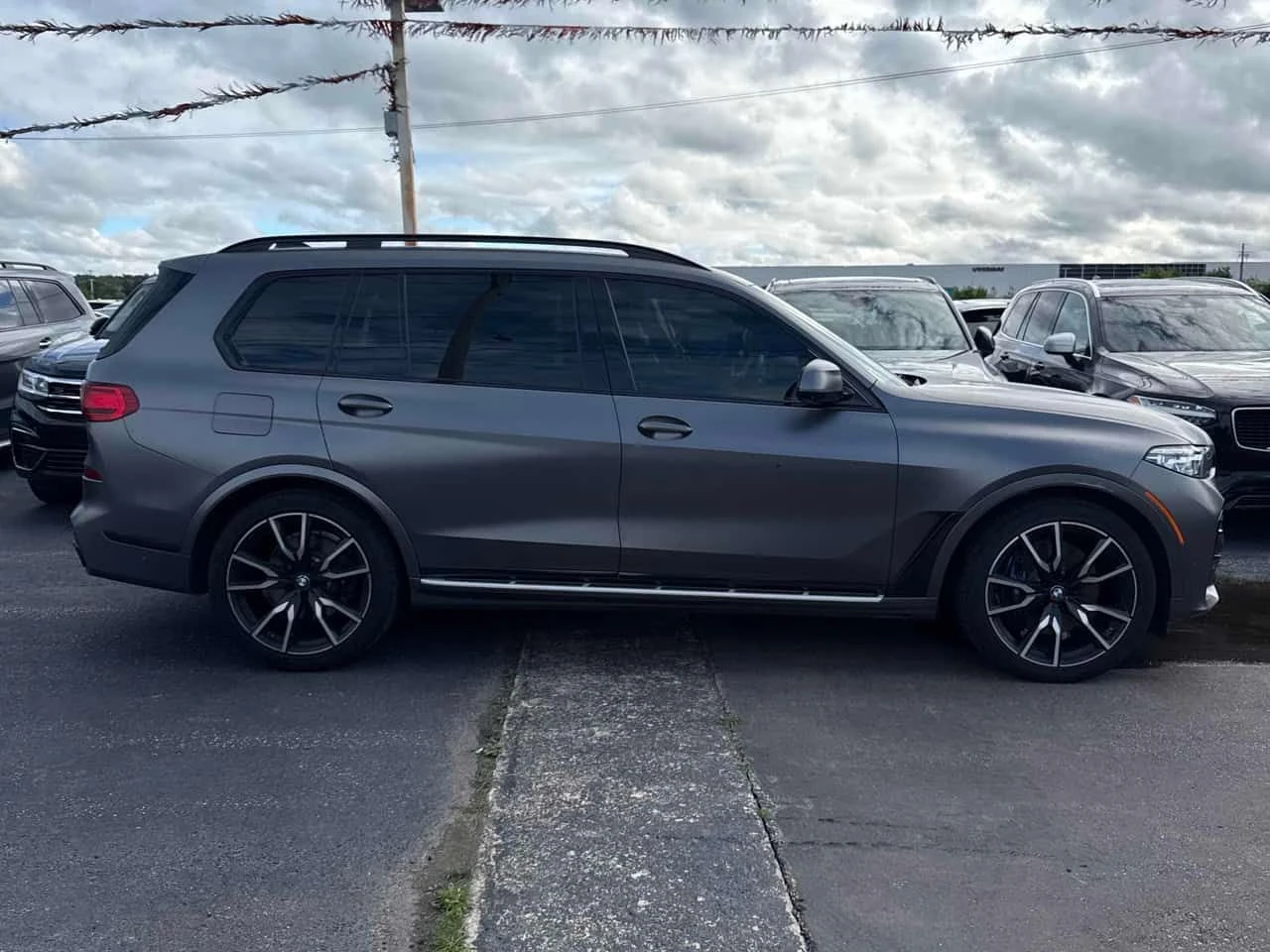 BMW X7 * xDrive50i * ДИСТРОНИК* 360КАМЕРА* ПАНО* ТЕЛЕВИЗО, снимка 3 - Автомобили и джипове - 54968274