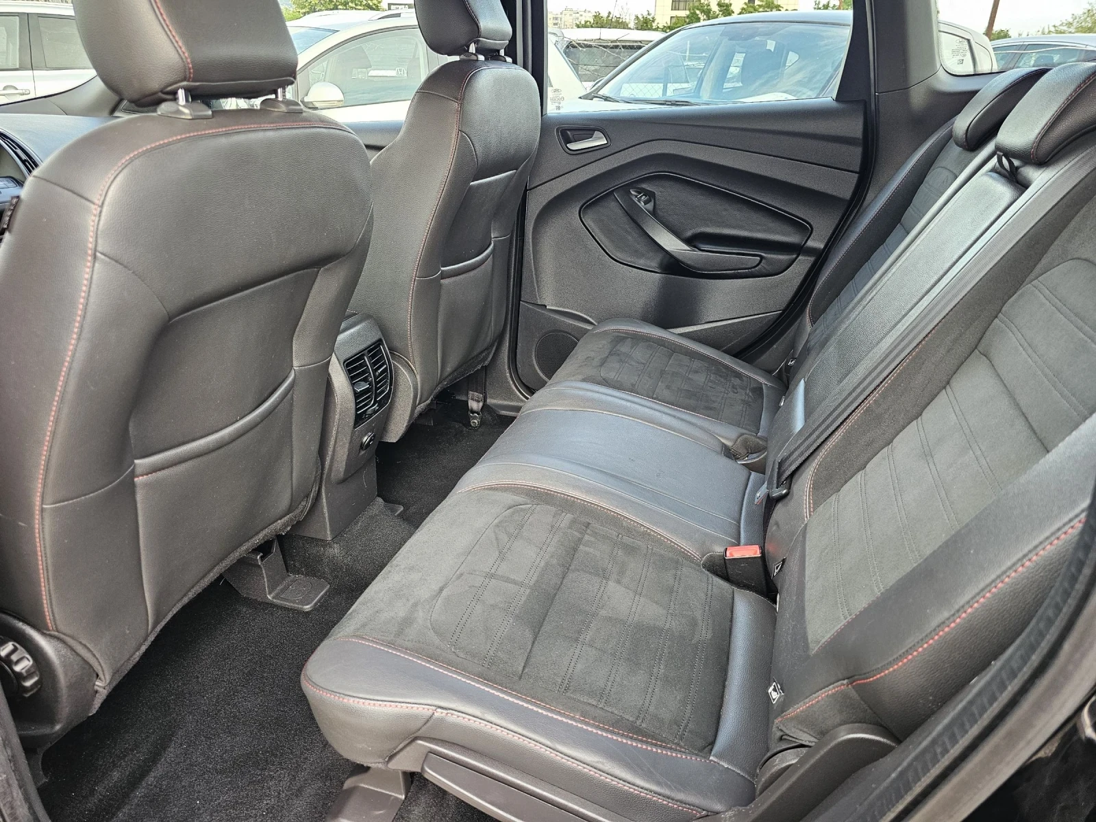 Ford Kuga 2.0TDCI, 150к.с., 4х4, ST-Line, снимка 10 - Автомобили и джипове - 55317894
