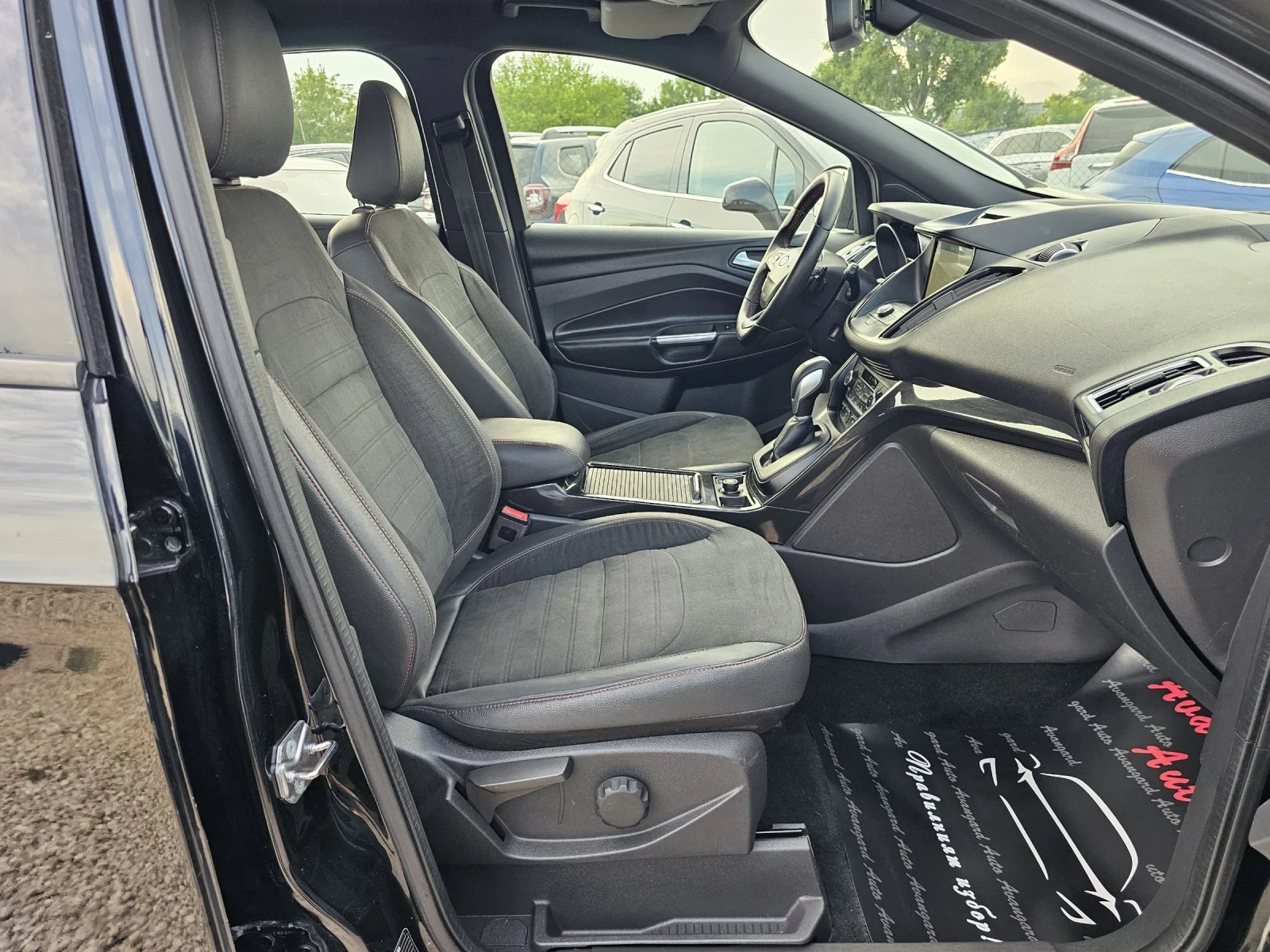 Ford Kuga 2.0TDCI, 150к.с., 4х4, ST-Line, снимка 9 - Автомобили и джипове - 55317894