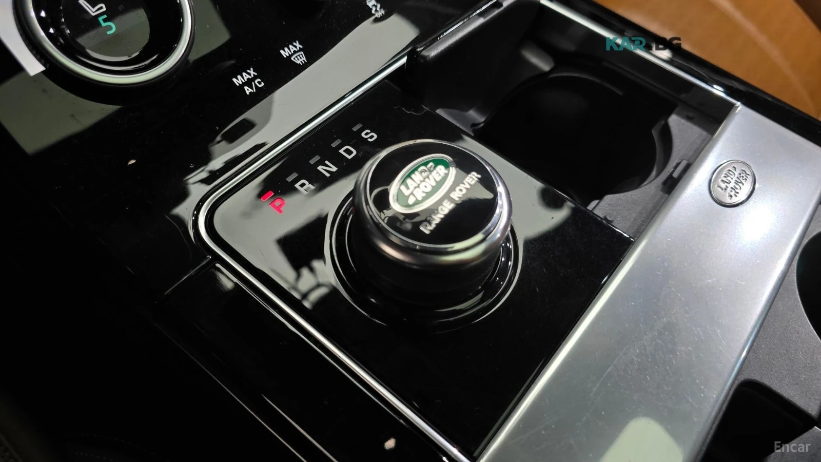 Land Rover Range Rover Velar D300/R-DYNAMIC HSE/DRIVE-ASSISTS/DIGITAL/PREMIUM, снимка 9 - Автомобили и джипове - 55728655