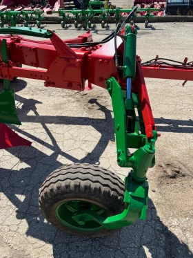 Плуг Kverneland DC 8, снимка 7
