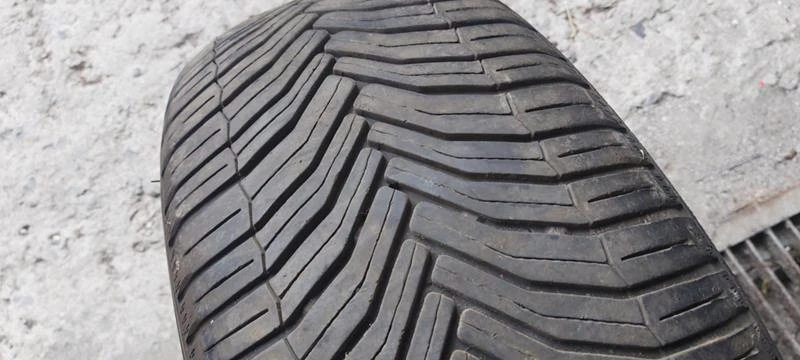 Гуми Летни 215/65R16, снимка 2 - Гуми и джанти - 33729743