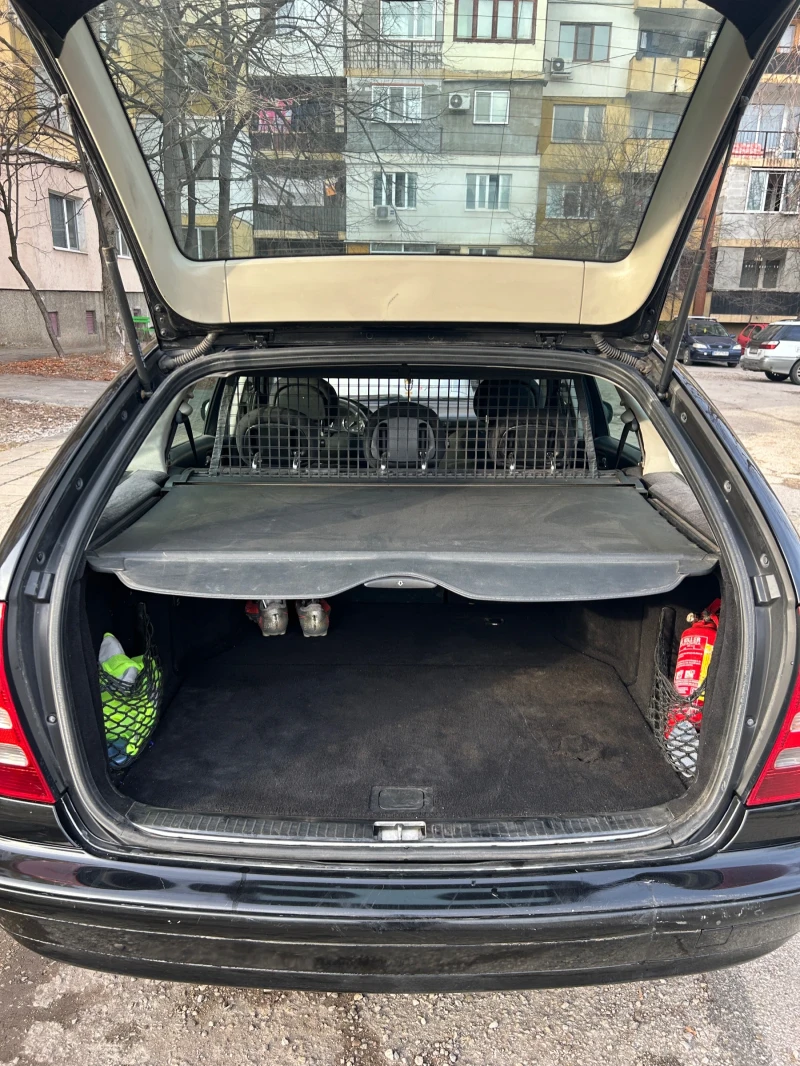 Mercedes-Benz C 220, снимка 9 - Автомобили и джипове - 49172203