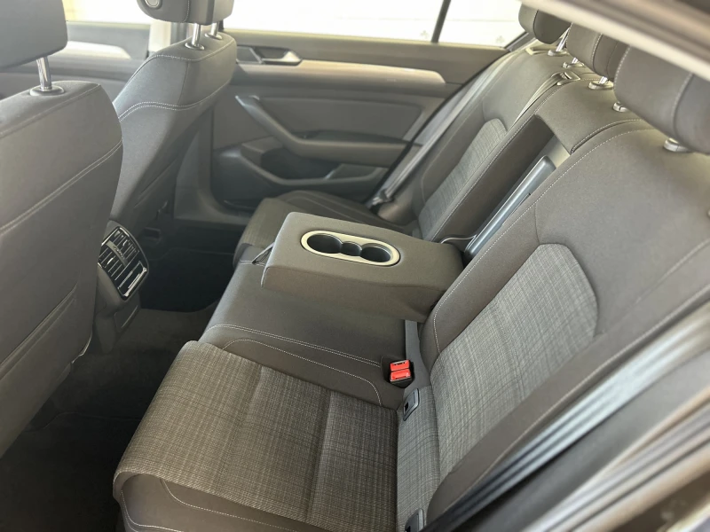 VW Passat, снимка 7 - Автомобили и джипове - 51348719