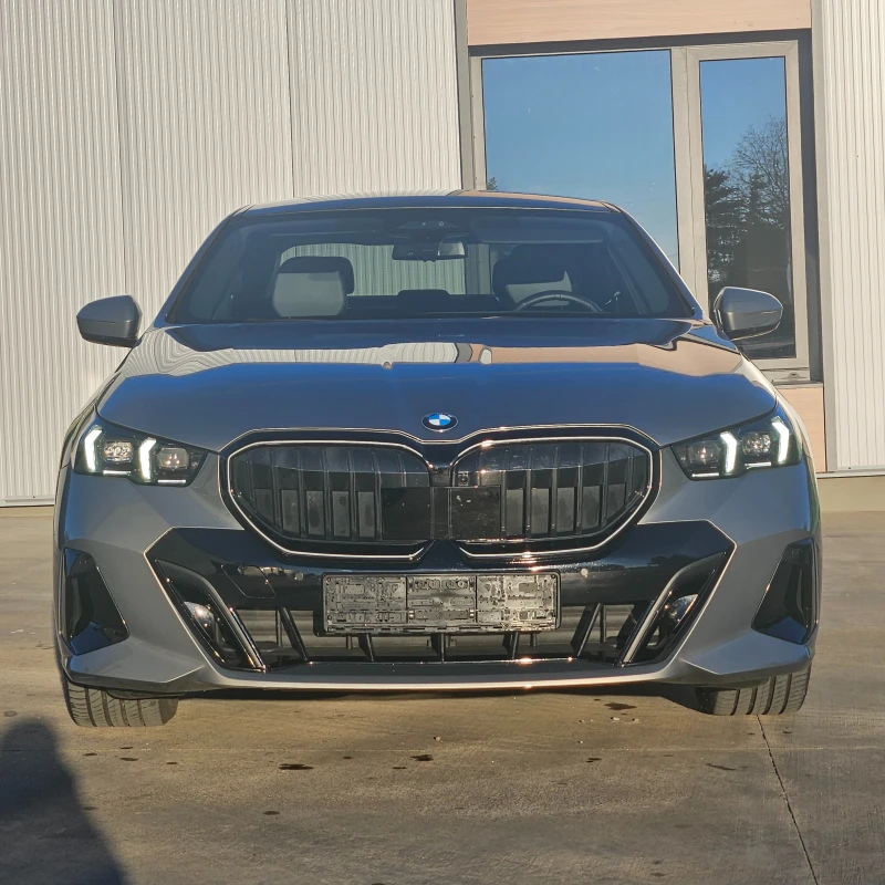 BMW 540 xDrive Limousine M Sport PRO, снимка 2 - Автомобили и джипове - 52901053