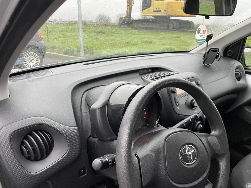 Toyota Aygo 1.0 Tce 72 к.с , снимка 7 - Автомобили и джипове - 52578639