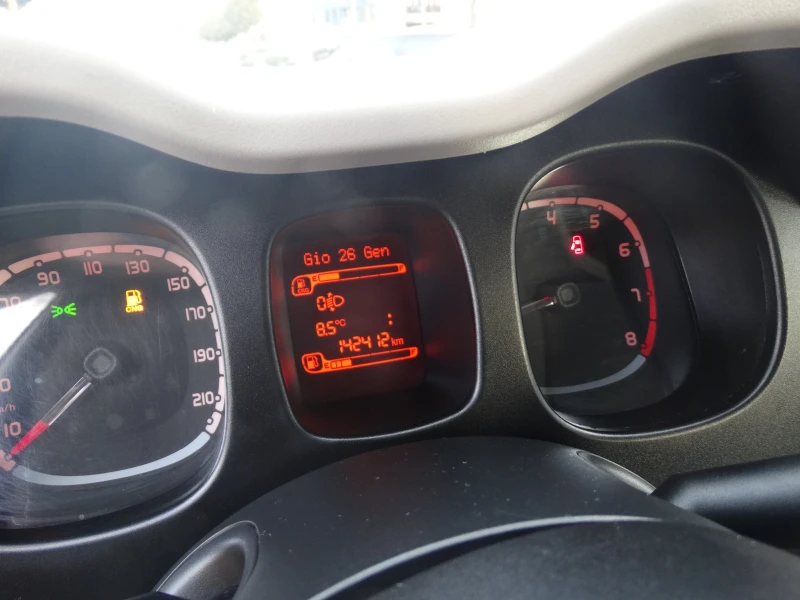 Fiat Panda 0, 9 МЕТАН/БЕНЗИН, снимка 10 - Автомобили и джипове - 52836540