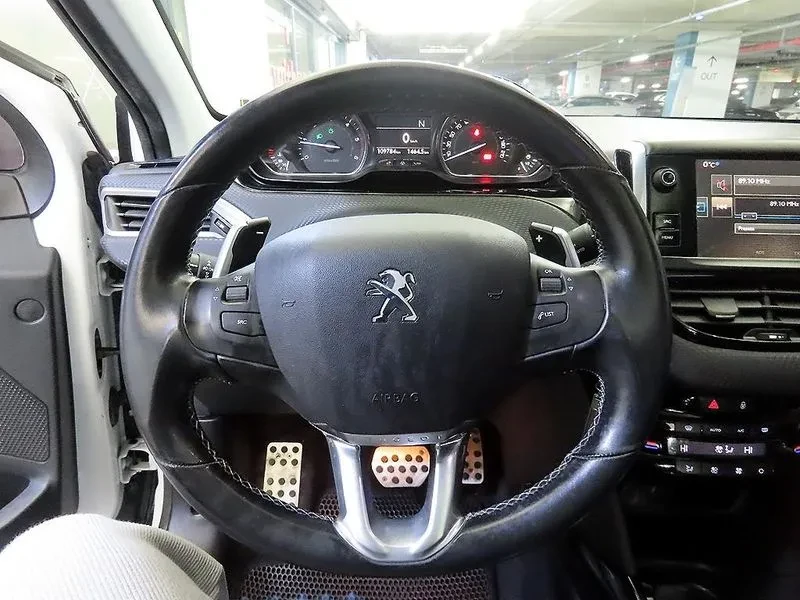 Peugeot 2008 1.6 BlueHDI - САМО 30% АВАНС, снимка 8 - Автомобили и джипове - 56016757