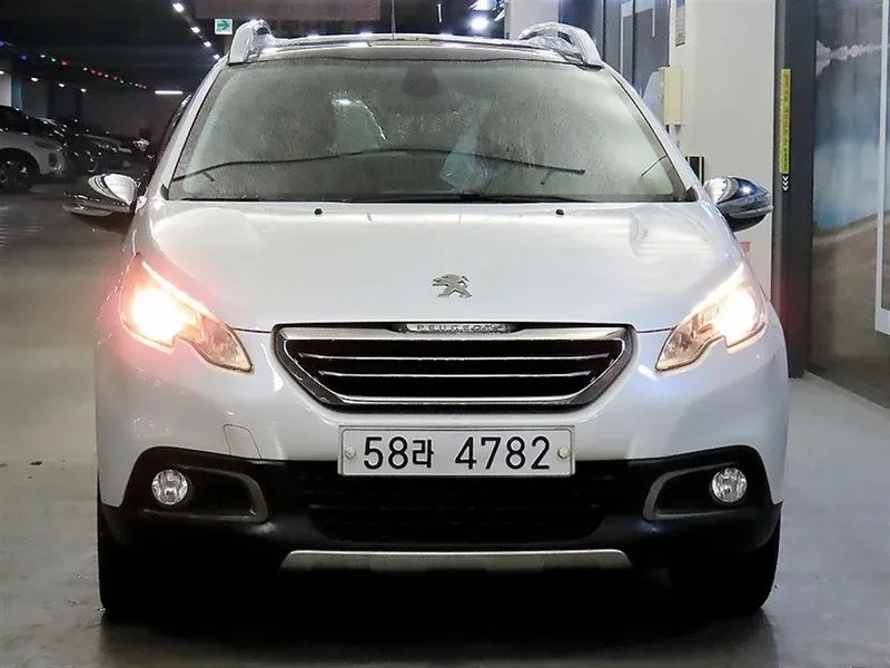 Peugeot 2008 1.6 BlueHDI - САМО 30% АВАНС, снимка 2 - Автомобили и джипове - 56016757