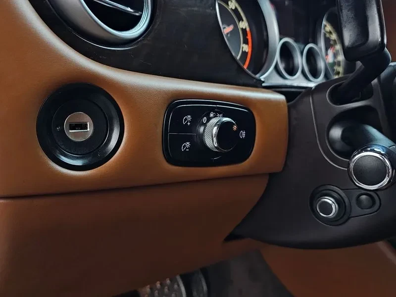 Bentley Continental GT 4.0 - САМО 30% АВАНС, снимка 14 - Автомобили и джипове - 56222653