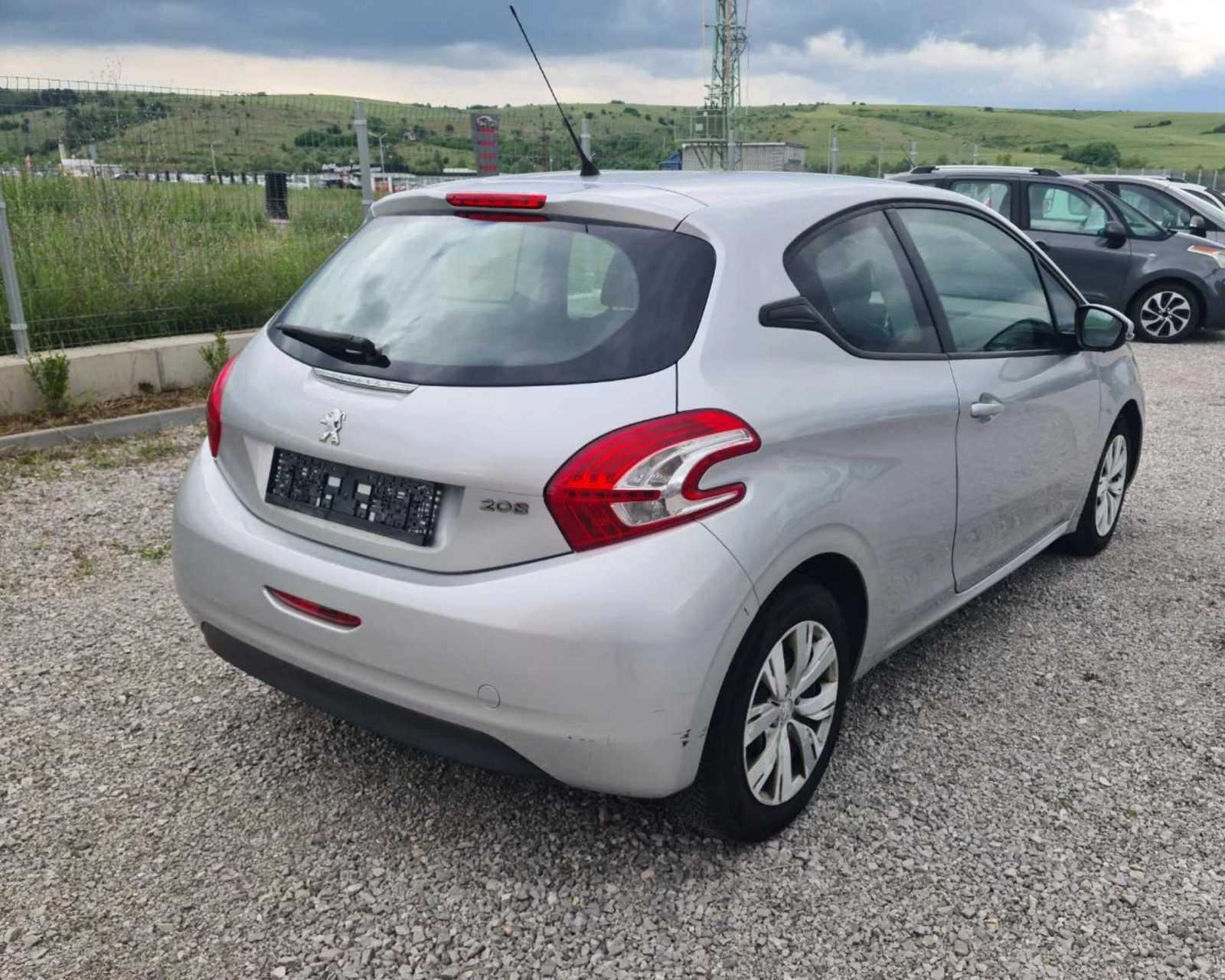 Peugeot 208 1.4HDi-3 врати,    2013г. EURO 5B 144158 KM - изображение 6