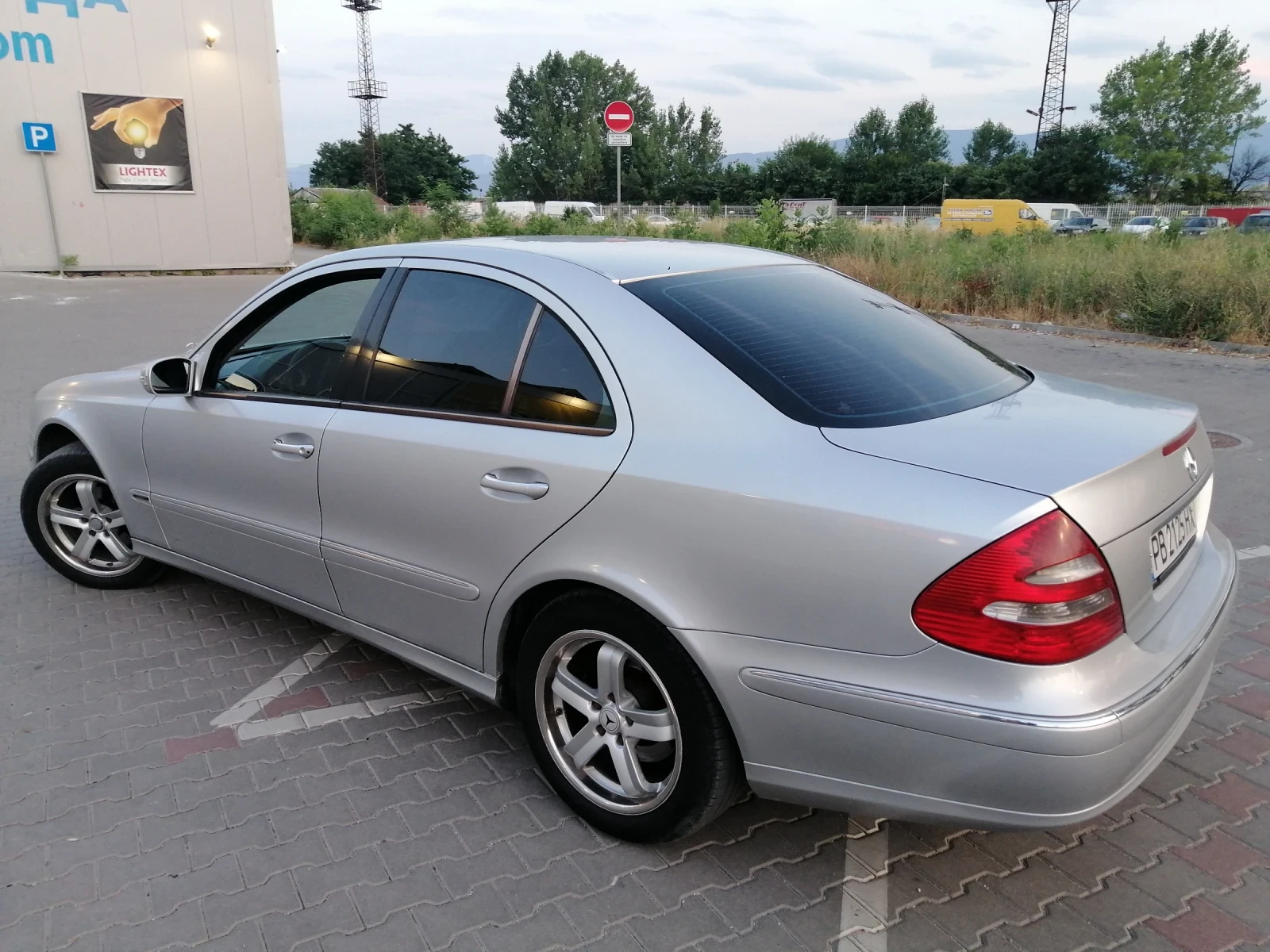 Mercedes-Benz E 270 2.7CDI * * KLIMA * *  - изображение 7