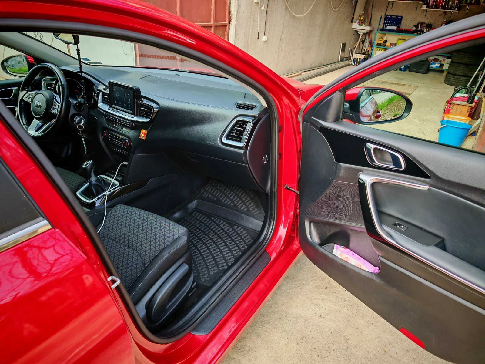 Kia Ceed 1.4 MPI 99к. - изображение 8