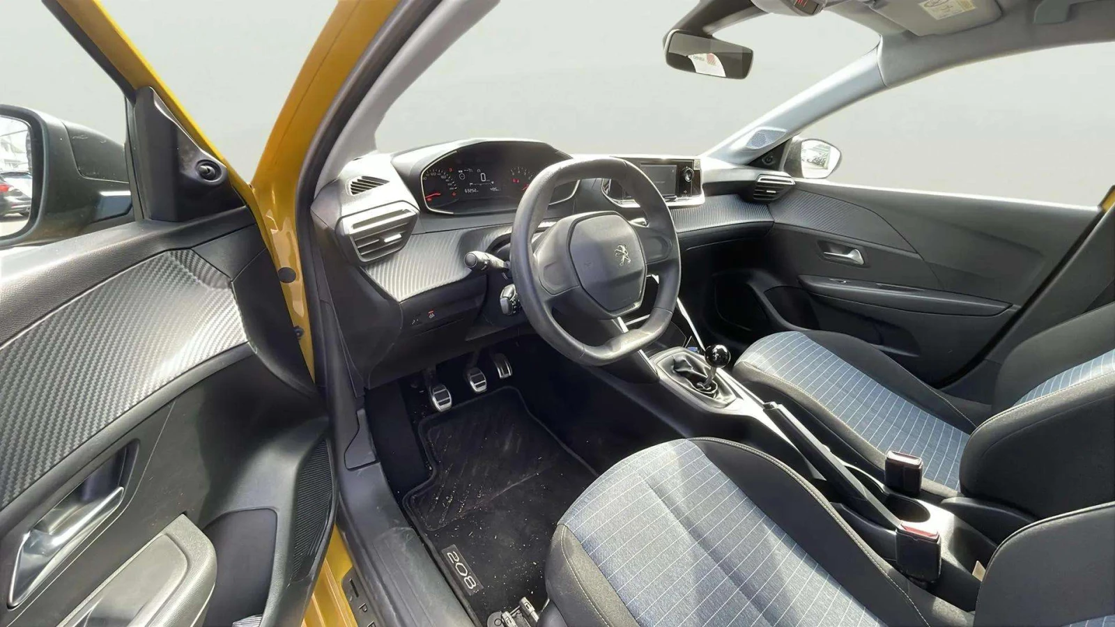 Peugeot 208 1.2i | Mobile.bg   10