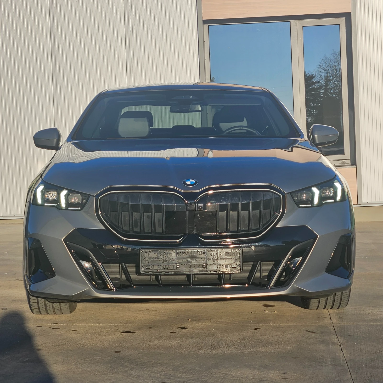 BMW 540 xDrive Limousine M Sport PRO - изображение 2